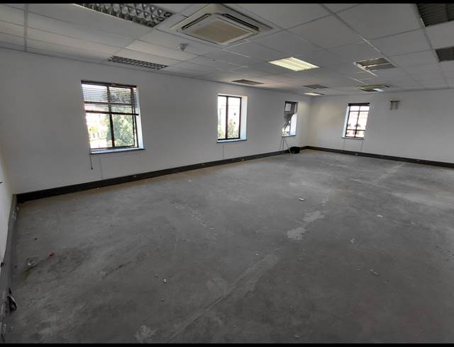 125M² OFFICE TO LET IN MAGALIESSIG